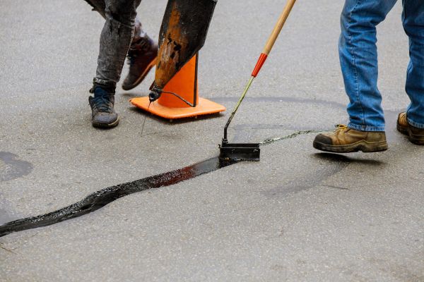 Parking Lot Crack Sealing in Lincoln